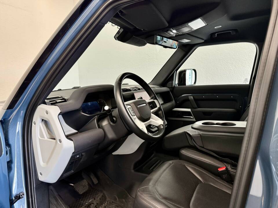 Image 11/25 of Land Rover Defender 110 D300 AWD (2022)