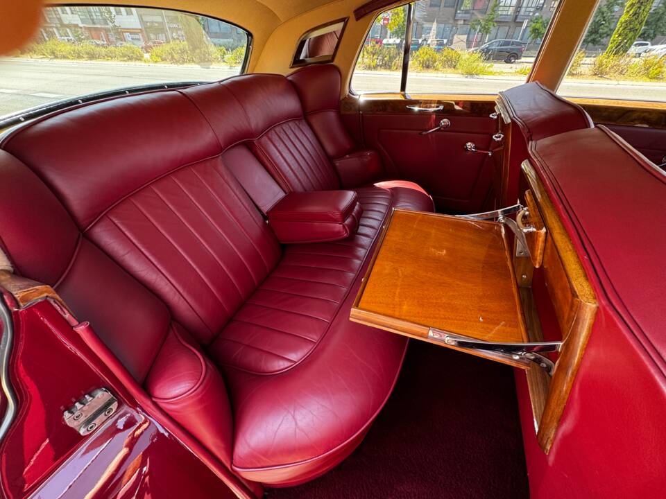 Image 48/81 of Bentley S 1 (1959)