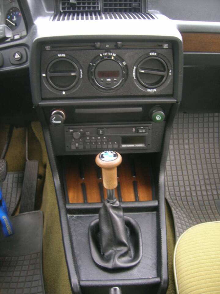 Bild 6/7 von BMW 528i (1980)