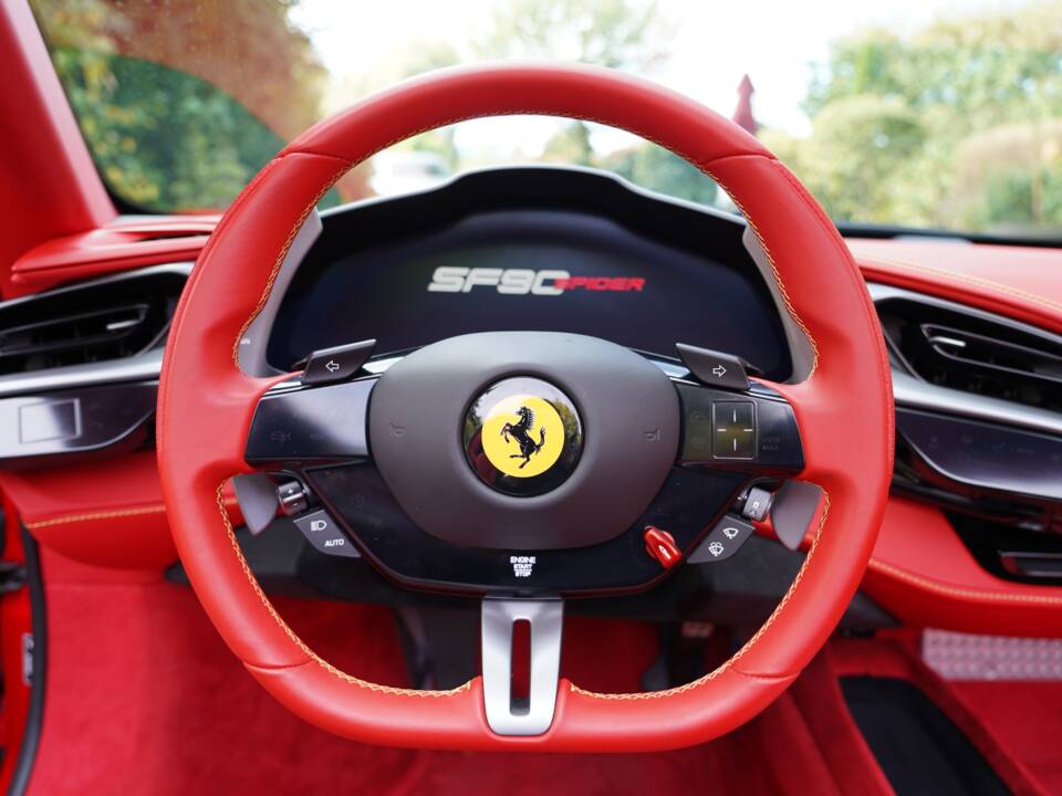 Image 8/14 of Ferrari SF90 Spider (2024)