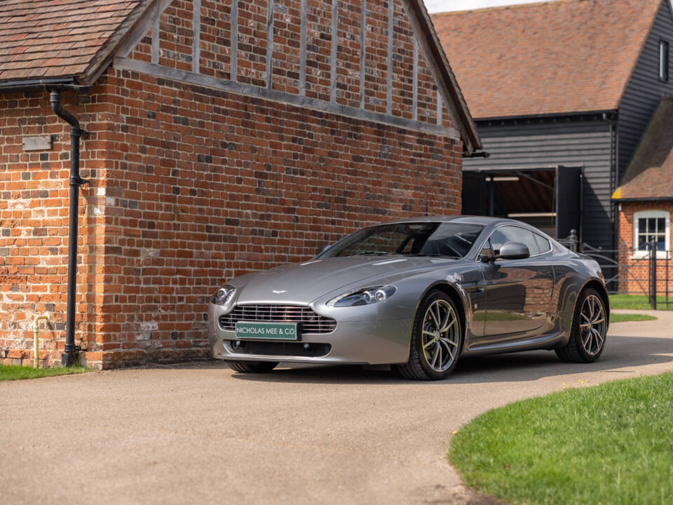 Bild 51/64 von Aston Martin V8 Vantage (2010)