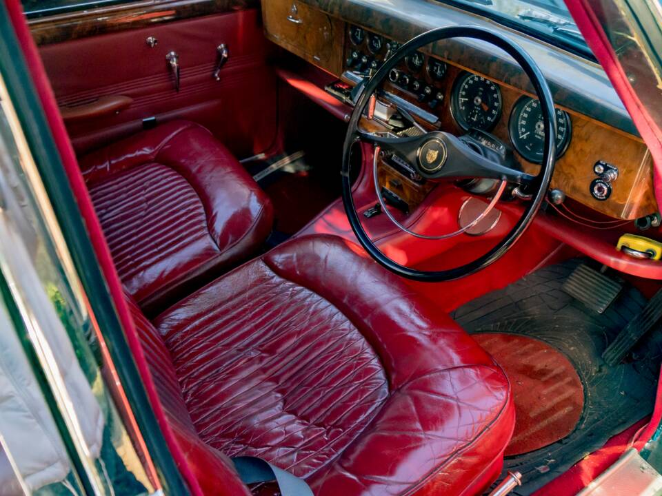 Image 26/33 of Jaguar Type S 3.4 (1968)