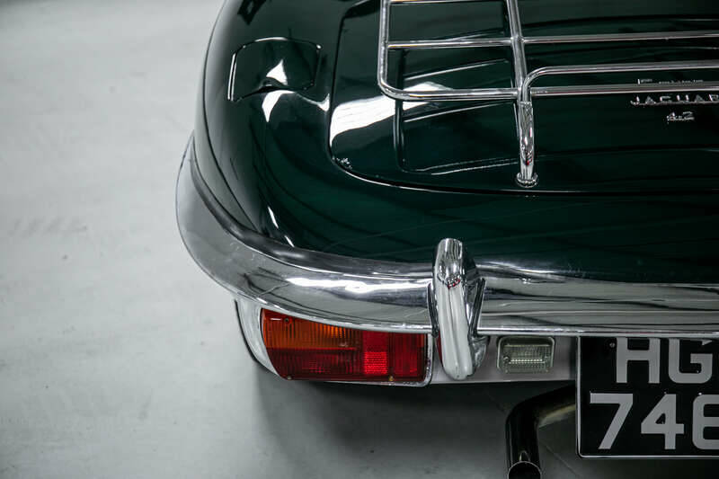 Image 23/23 de Jaguar E-Type (1970)