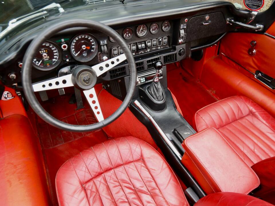 Afbeelding 3/50 van Jaguar E-Type V12 (1974)