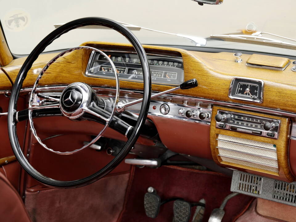 Immagine 16/25 di Mercedes-Benz 220 S Cabriolet (1959)