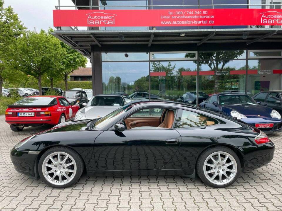 Imagen 2/20 de Porsche 911 Carrera (2001)