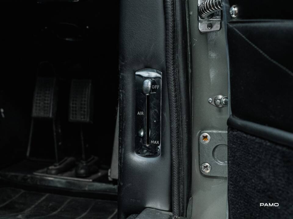 Bild 34/40 von Aston Martin DB 6 (1965)