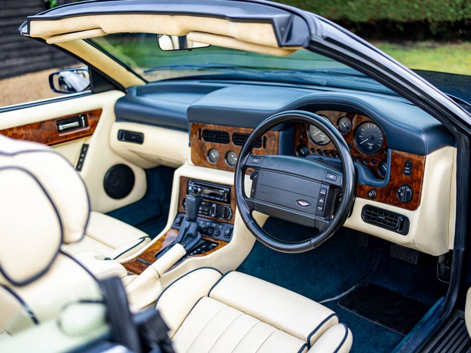 Image 40/50 of Aston Martin Virage Volante (1997)