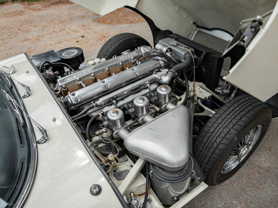 Image 47/50 de Jaguar Type E 3.8 (1963)