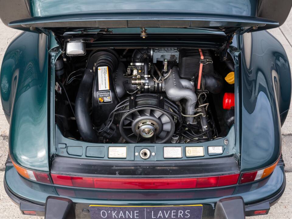 Image 42/52 of Porsche 911 Carrera 3.2 (1989)