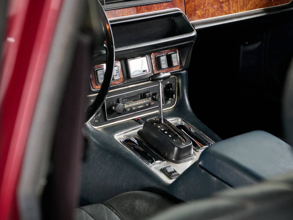 Bild 42/50 von Jaguar XJ 6 L 4.2 (1974)