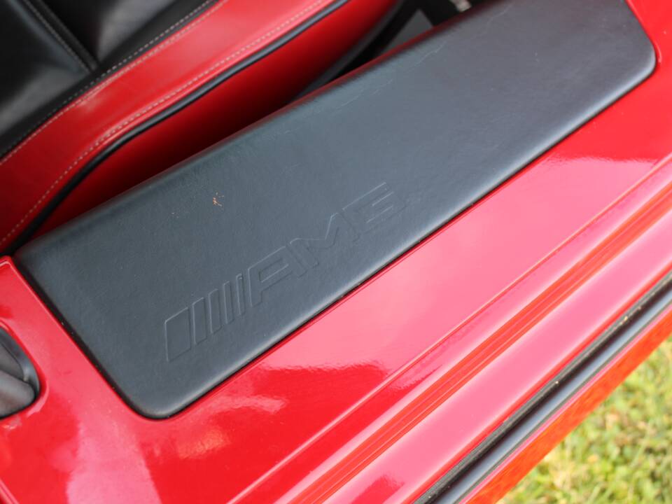 Image 50/57 of Mercedes-Benz SLS AMG (2010)