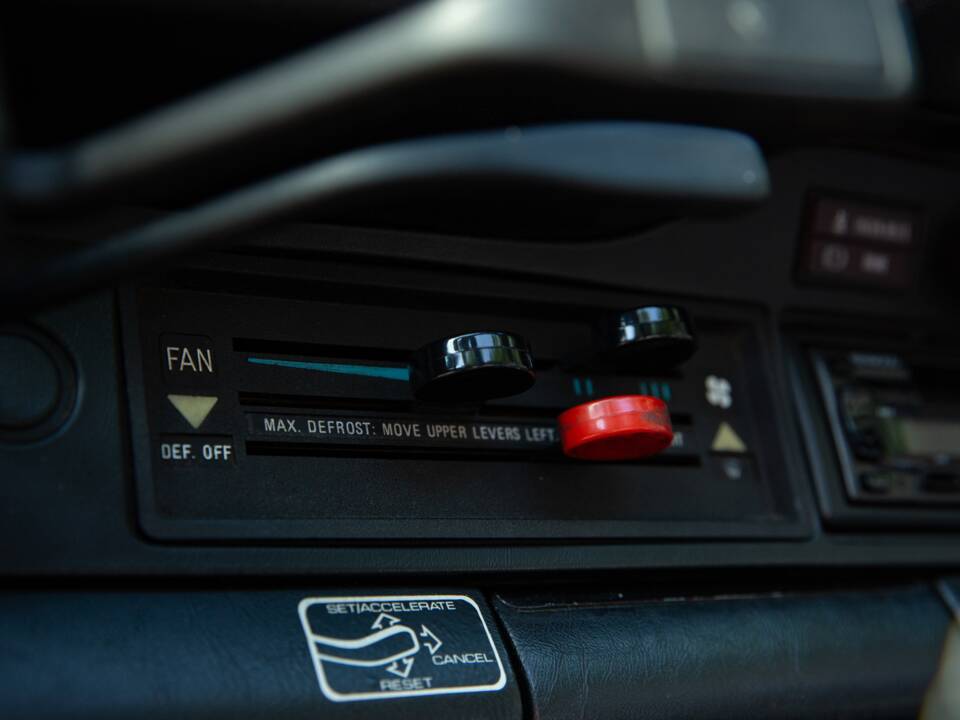 Image 16/35 of Porsche 911 SC 3.0 (1983)