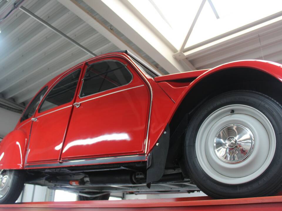 Image 11/50 of Citroën 2 CV 6 (1985)