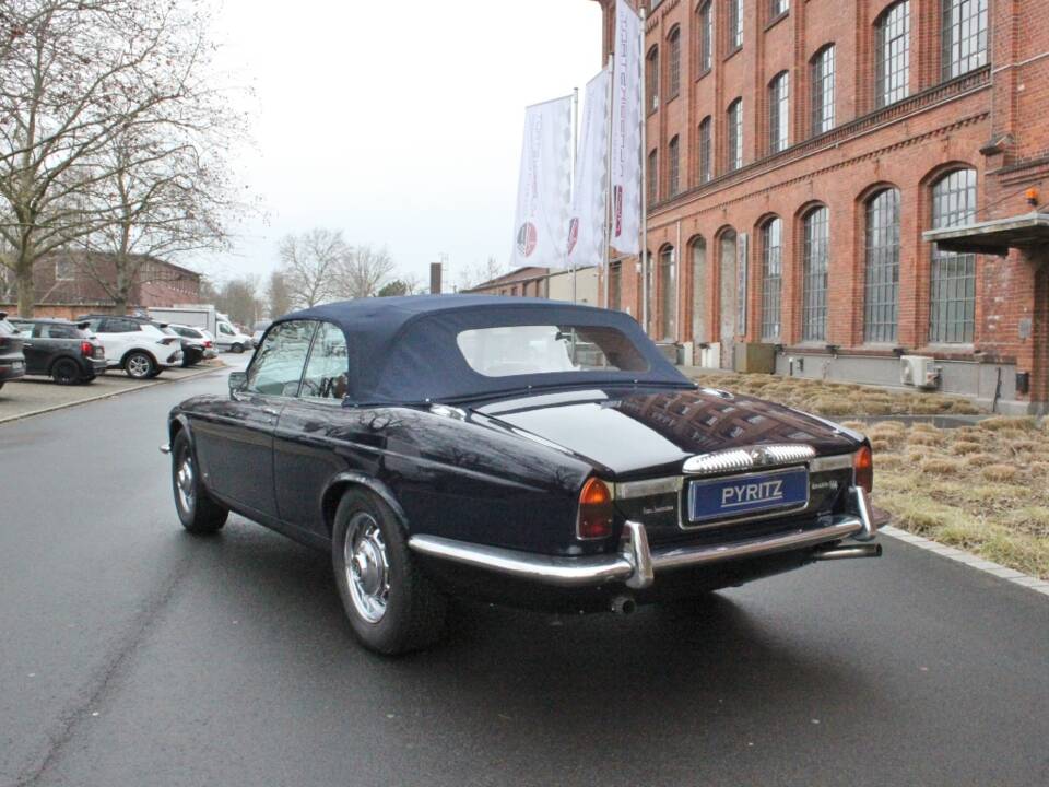 Bild 27/27 von Daimler Double Six Avon-Stevens (1978)