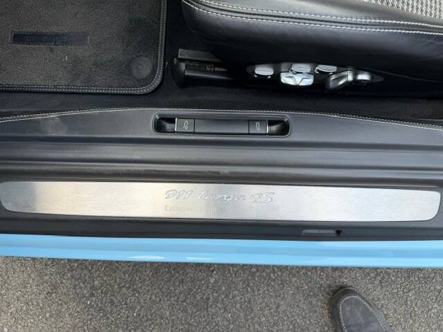 Image 10/29 of Porsche 911 Targa 4S (2015)
