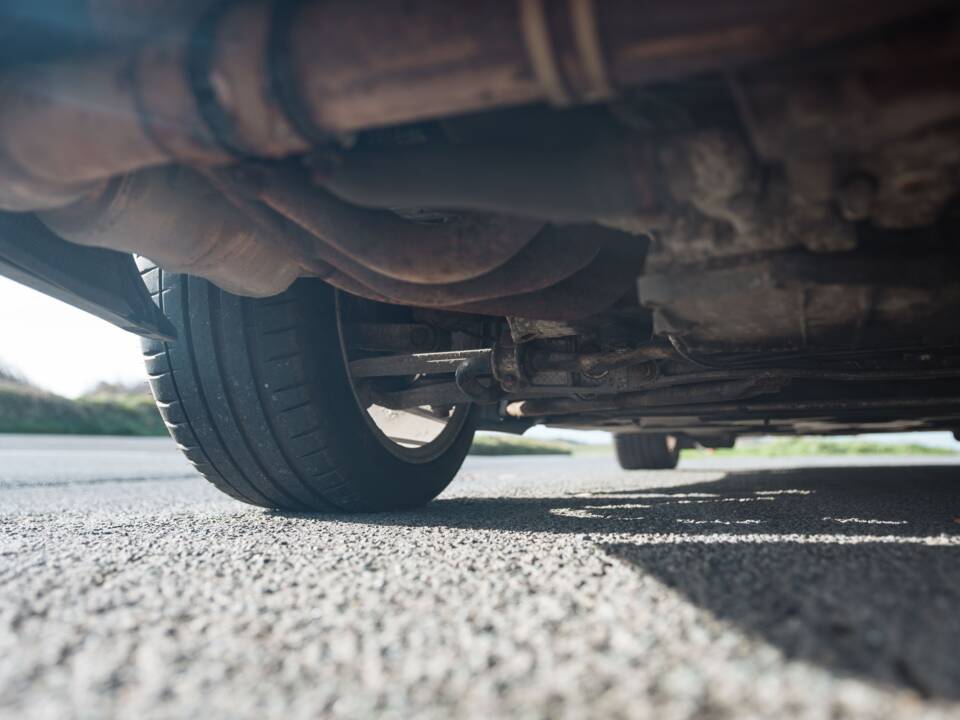 Image 33/50 of Porsche 911 Carrera 4 (2001)