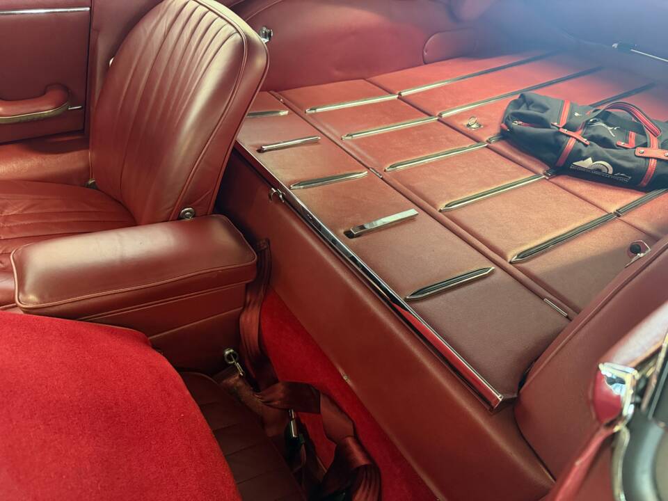 Image 4/5 de Jaguar Type E 4.2 (1964)