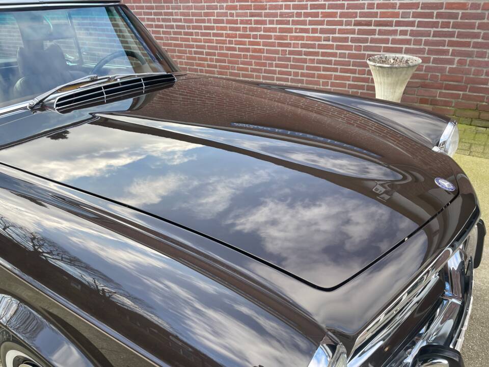 Image 19/25 of Mercedes-Benz 280 SL (1970)