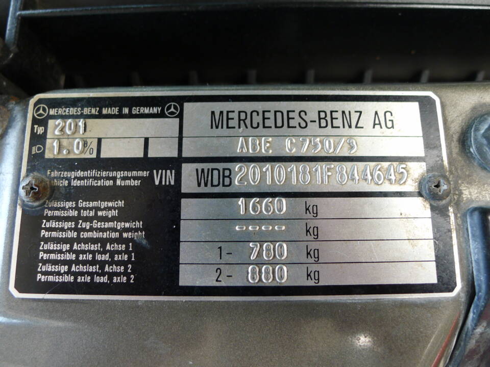 Image 9/34 de Mercedes-Benz 190 E 1.8 (1991)