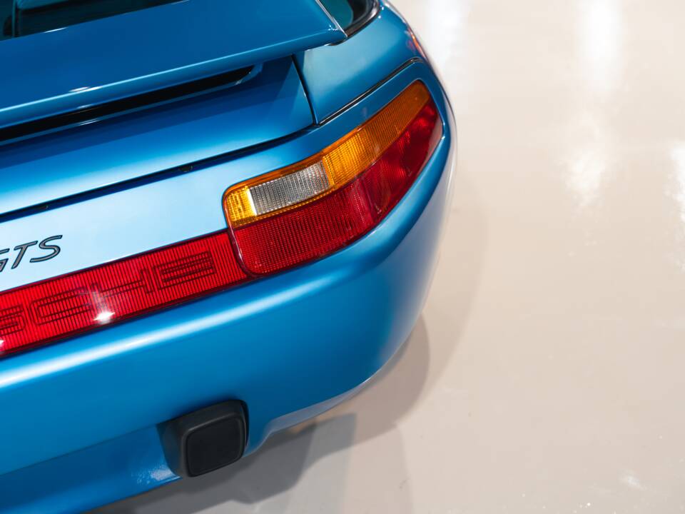 Image 23/33 of Porsche 928 GTS (1992)
