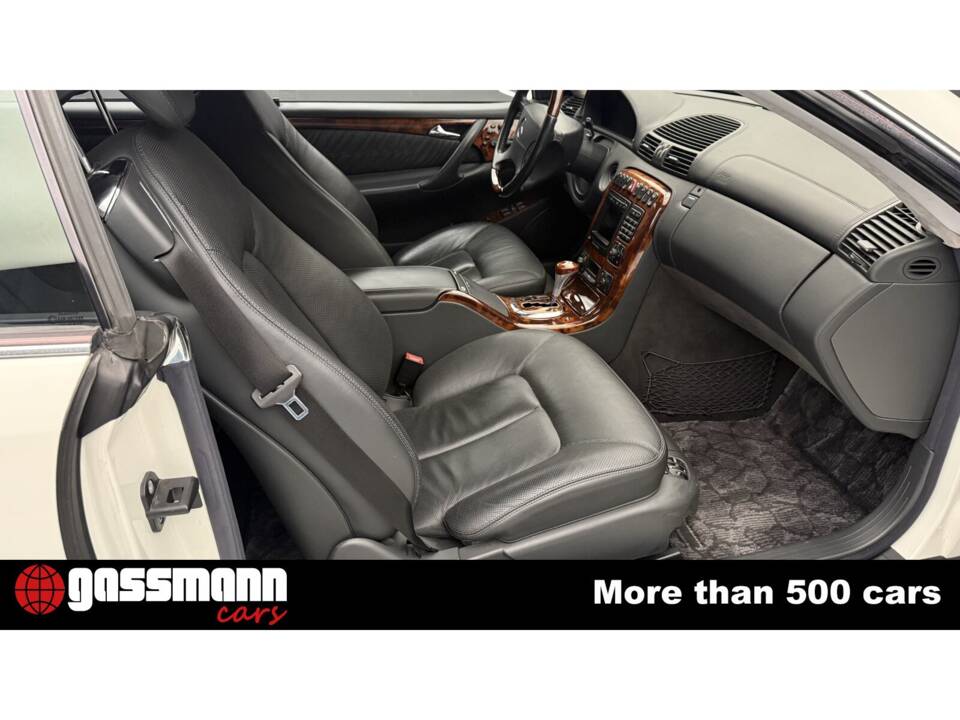Imagen 9/15 de Mercedes-Benz CL 600 (2002)