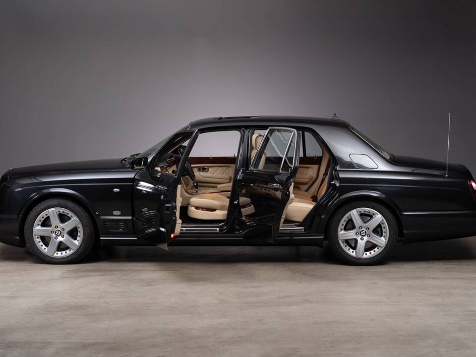 Image 15/46 of Bentley Arnage T (2004)