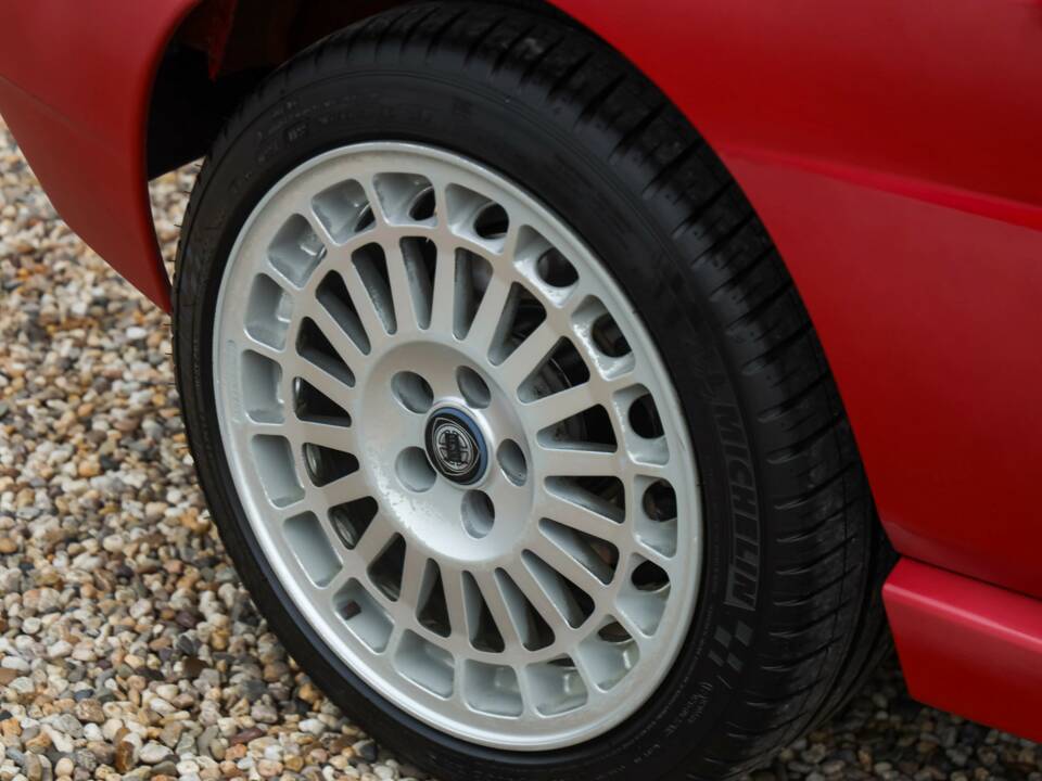 Bild 33/50 von Lancia Delta HF Integrale Evoluzione II (1994)