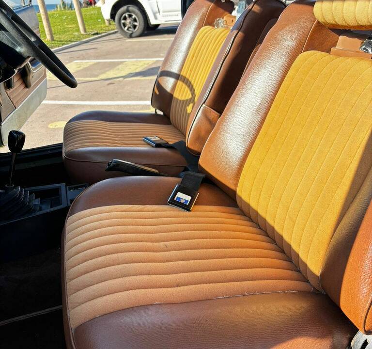 Image 2/8 de Peugeot 504 (1979)