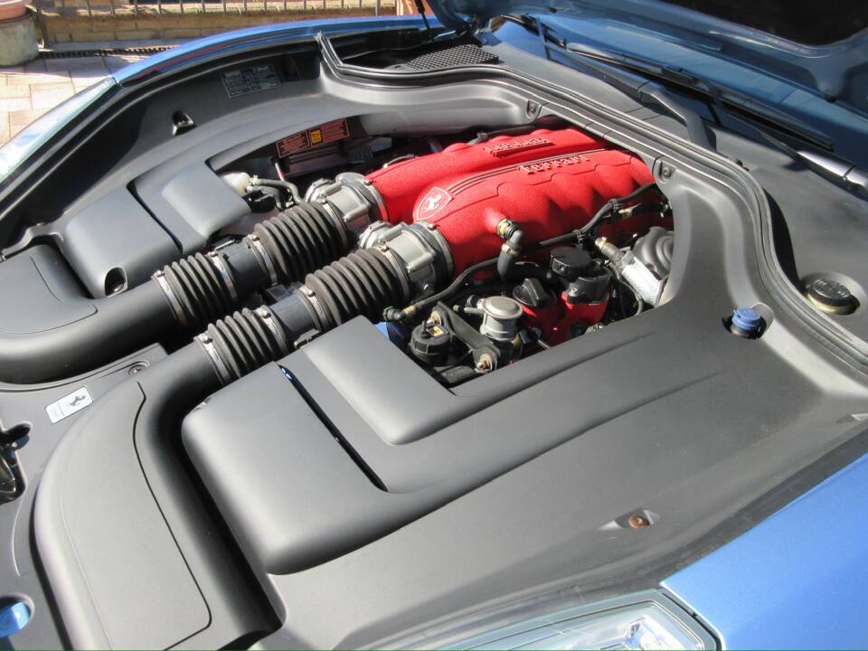 Image 11/35 de Ferrari California (2010)