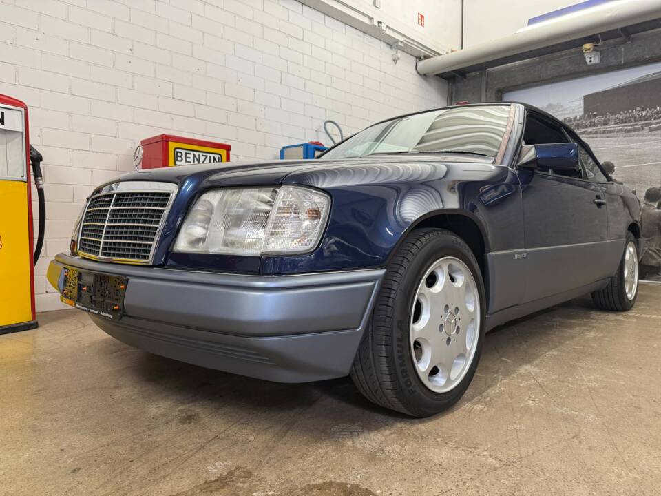 Bild 2/21 von Mercedes-Benz 300 CE-24 (1993)