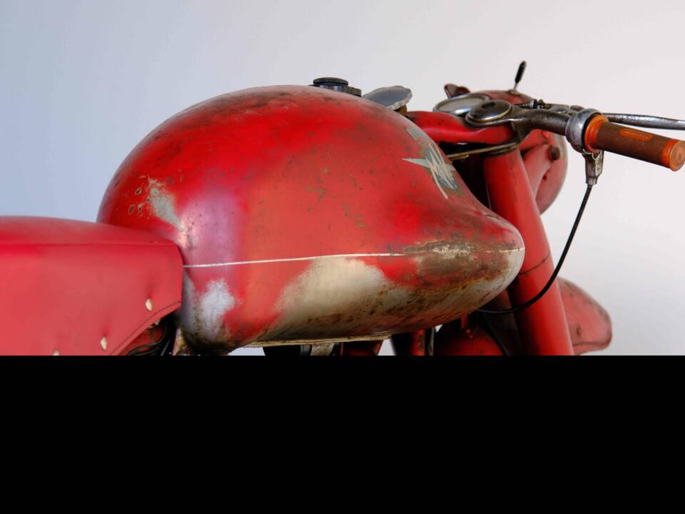 Image 77/83 of MV Agusta 175 CS Sport Disco Volante (1955)