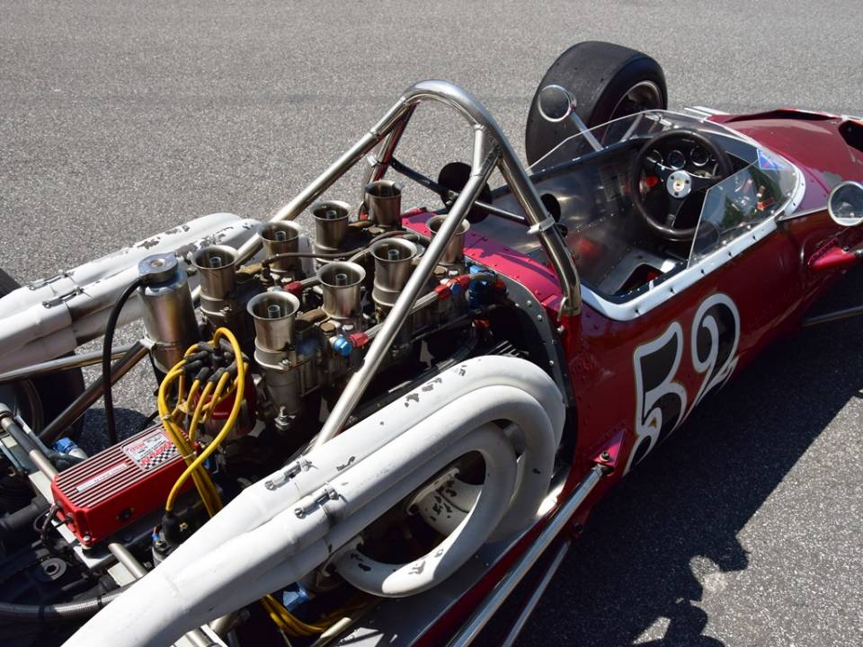 Image 5/9 of McLaren M10B (1969)