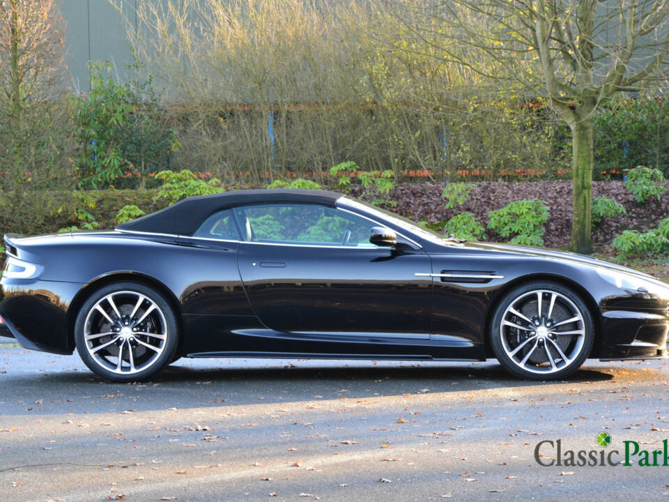 Image 21/50 of Aston Martin DBS Volante (2010)