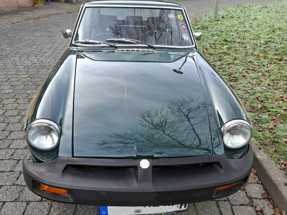 Image 4/8 of MG MGB GT (1975)