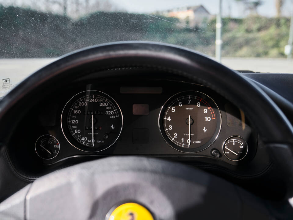 Image 37/72 of Ferrari 550 Maranello (2000)