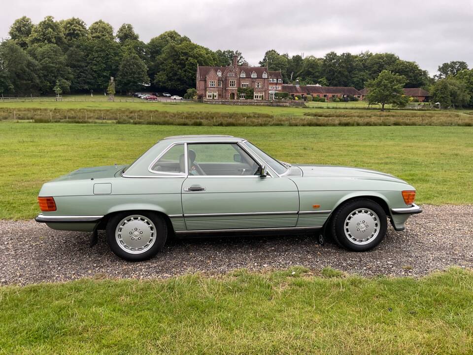 Image 17/38 of Mercedes-Benz 300 SL (1989)