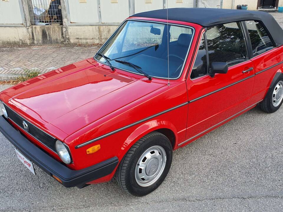 Afbeelding 4/50 van Volkswagen Golf Mk I Convertible 1.1 (1981)
