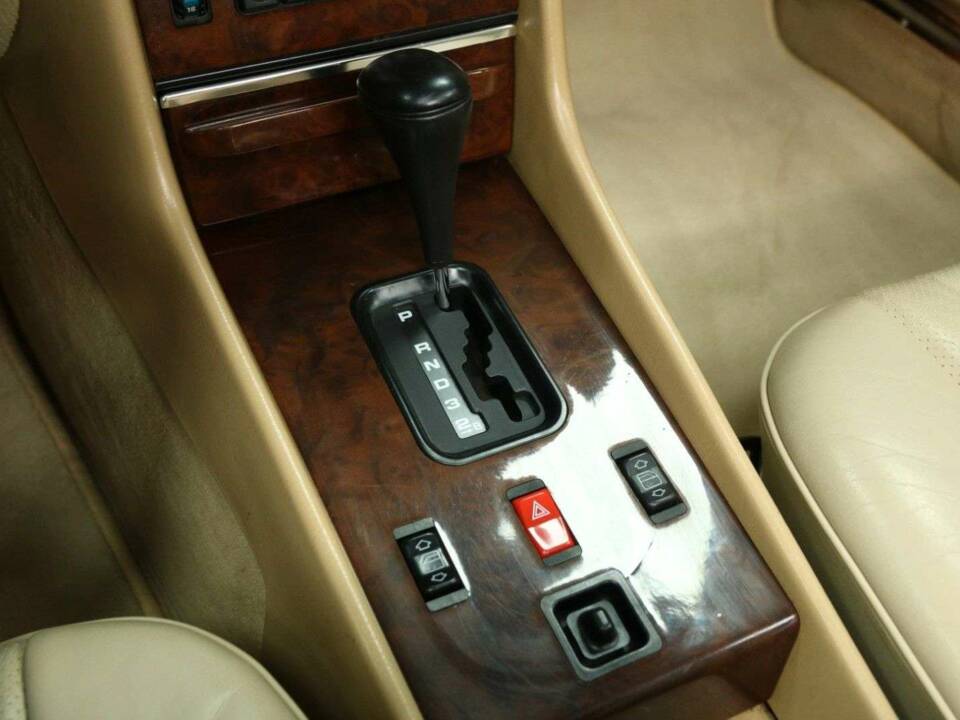 Bild 16/30 von Mercedes-Benz 560 SL (1989)