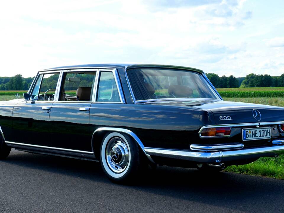 Image 2/78 of Mercedes-Benz 600 (1965)