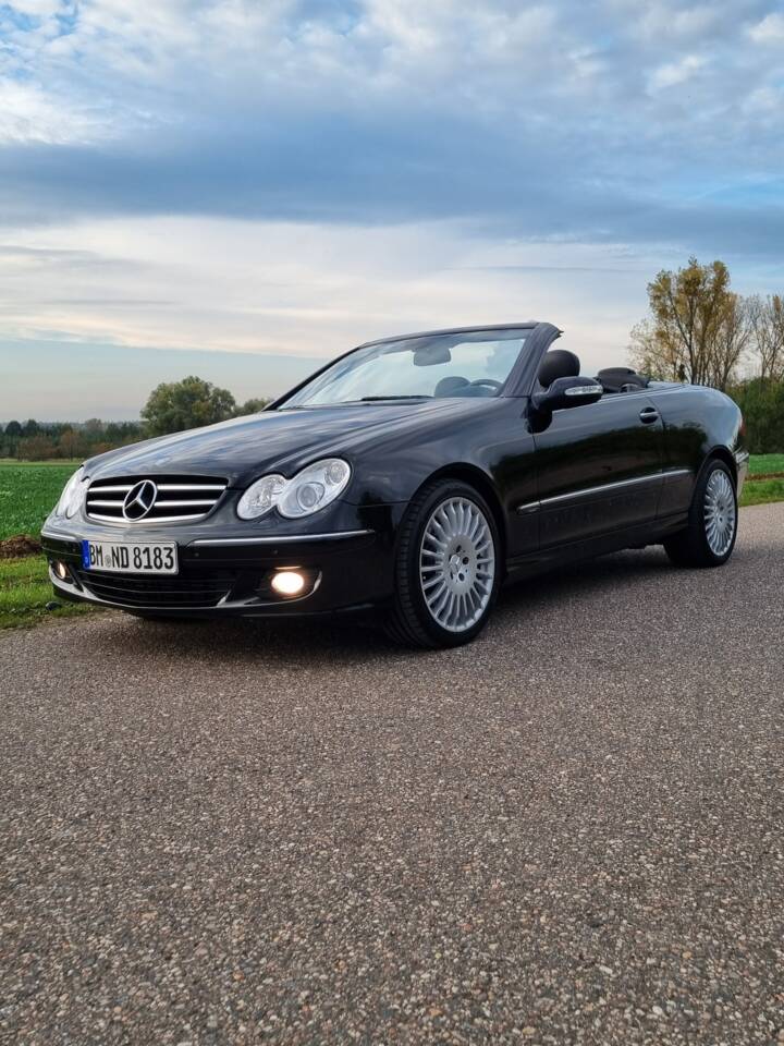 Image 29/31 de Mercedes-Benz CLK 200 K (2006)