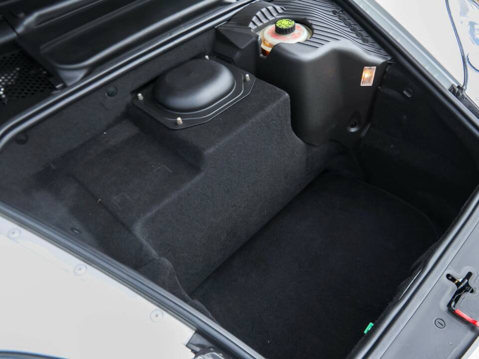 Immagine 22/50 di Porsche 911 GT3 RS (2004)
