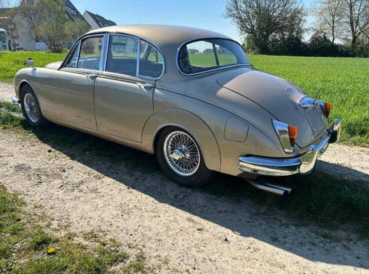 Image 2/6 of Jaguar Mk II 3.8 (1962)