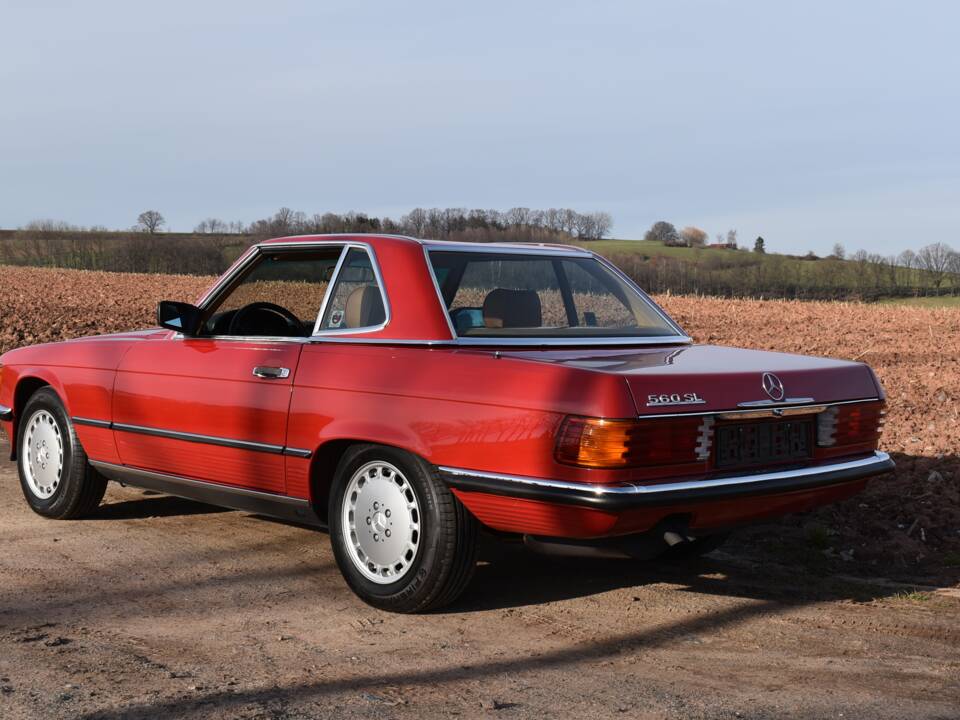Image 23/94 of Mercedes-Benz 560 SL (1988)