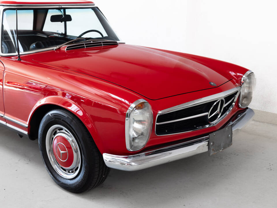 Image 21/30 of Mercedes-Benz 280 SL (1968)