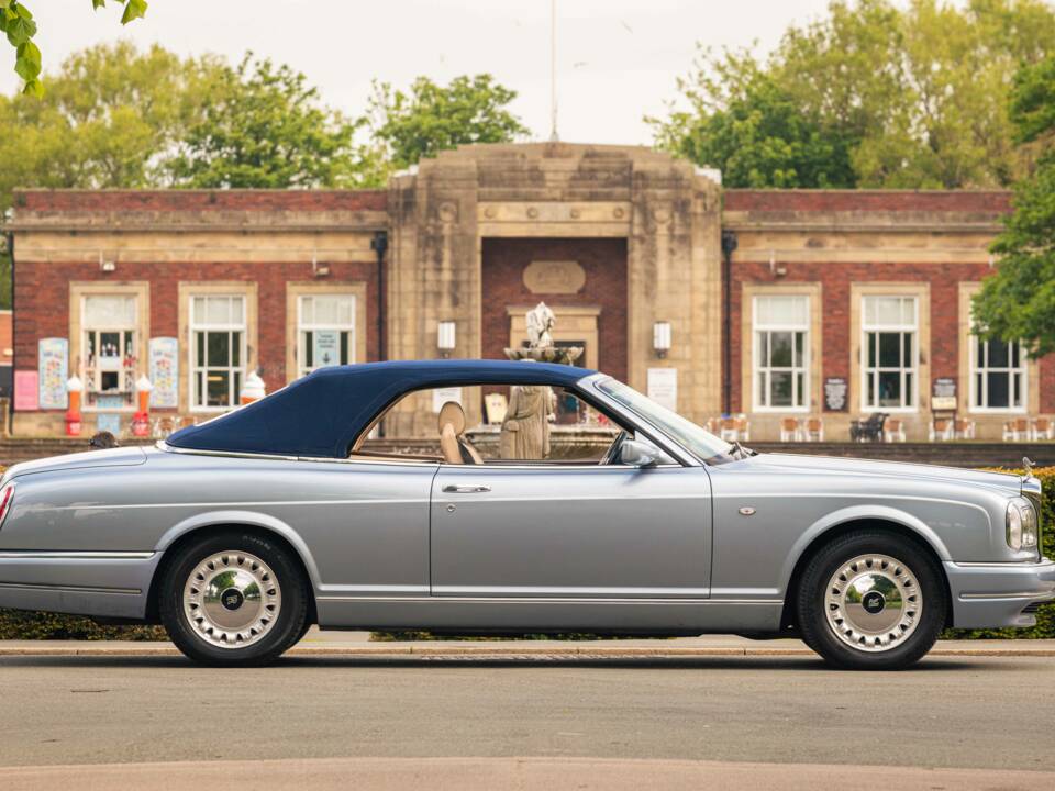Immagine 21/38 di Rolls-Royce Corniche V (2001)