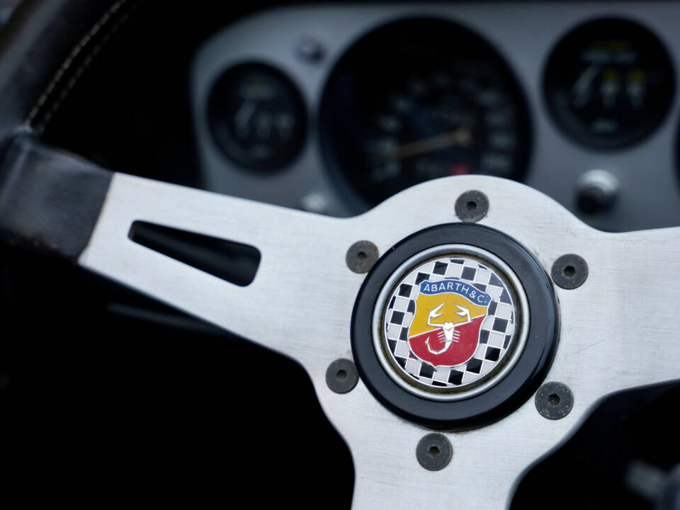 Imagen 29/50 de FIAT 124 Sport Spider (1973)