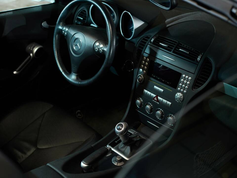 Image 31/32 of Mercedes-Benz SLK 200 Kompressor (2004)