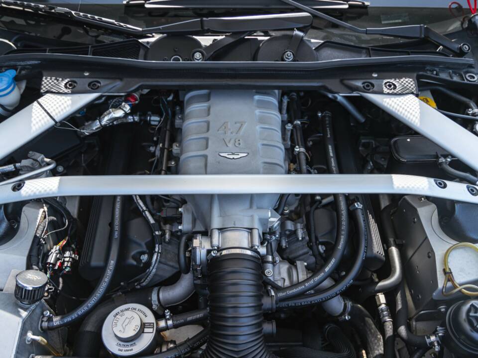 Bild 11/50 von Aston Martin V8 Vantage (2010)