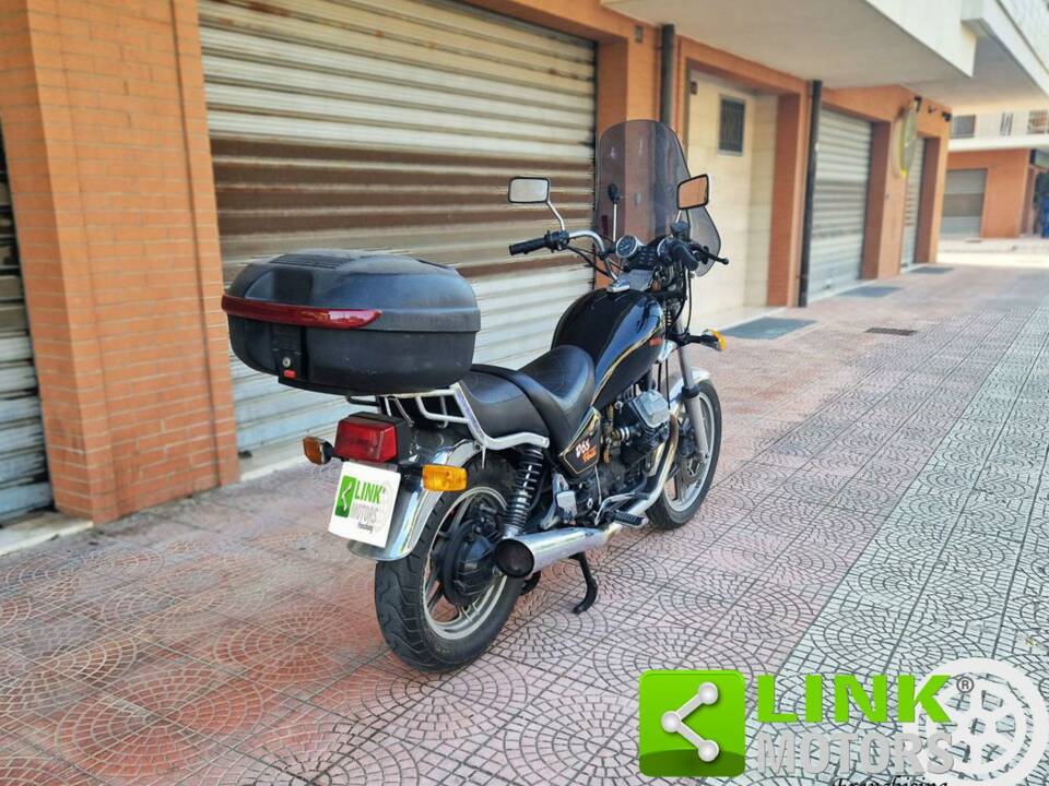 Image 5/10 of Moto Guzzi DUMMY (1990)